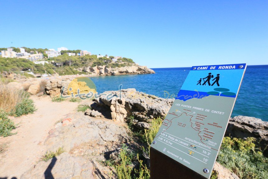 camino de ronda cerca de cala crancs en el cabo de salou