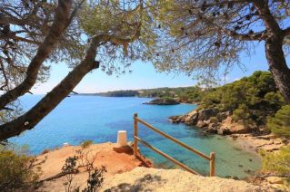 las mejores playas de Tarragona playa l'illot ametlla de mar