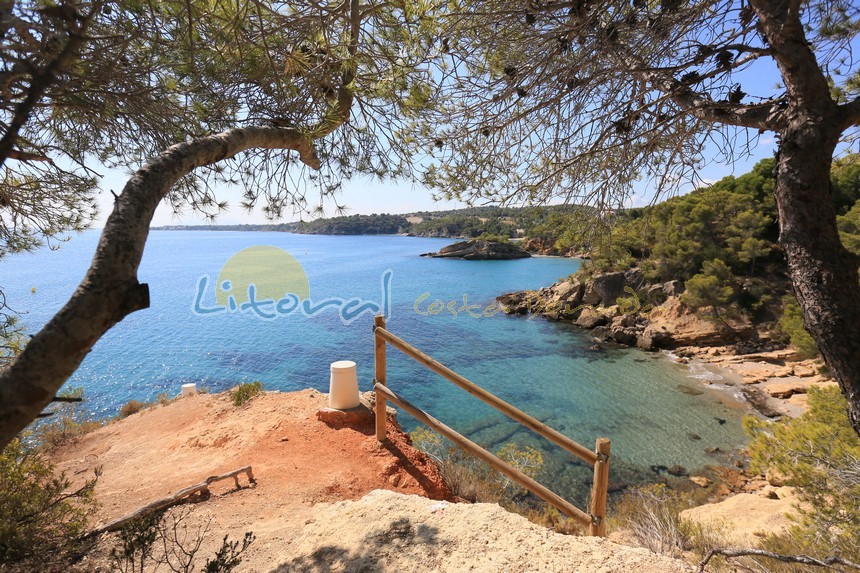 Playa l'illot ametlla de mar