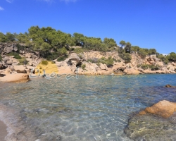 Aguas cristalinas de l'illot