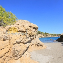 arena blanca y fina de la playa del illot