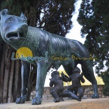 Esculturas en el paseo arqueologico de las murallas de Tarragona