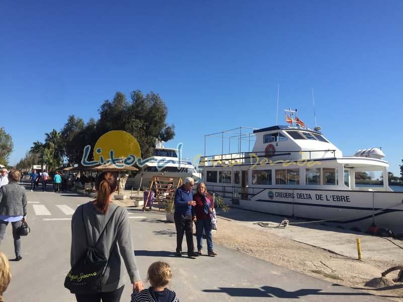 atracadero de barcos en la desembocadura del Ebro