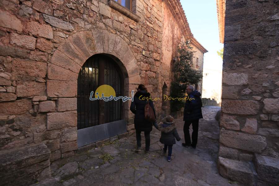 Paseo por las calles de SIurana